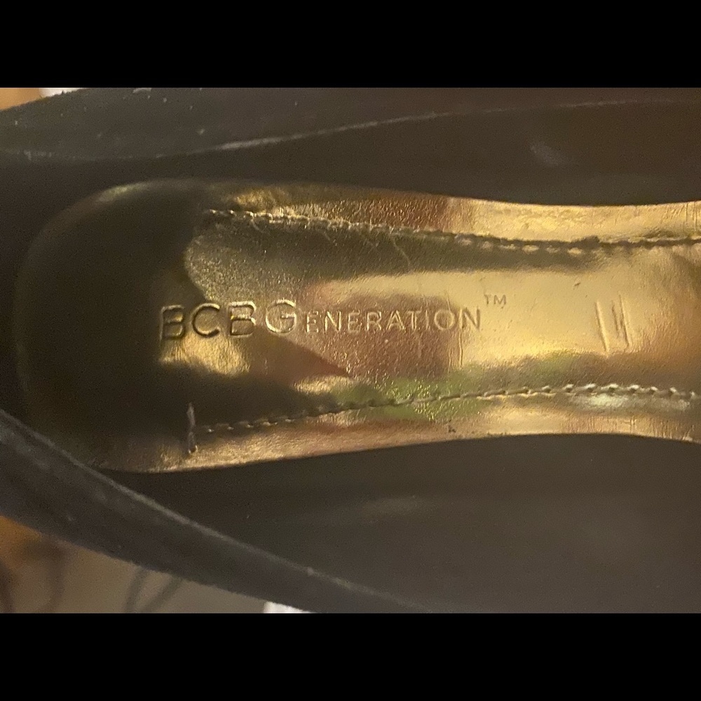 BCB generation 4 inch sway velvet like heels - Picture 7 of 7